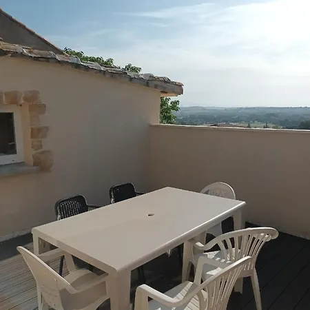 De La Carquette Apartment *