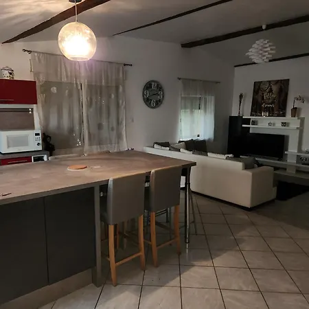 De La Carquette Apartment *